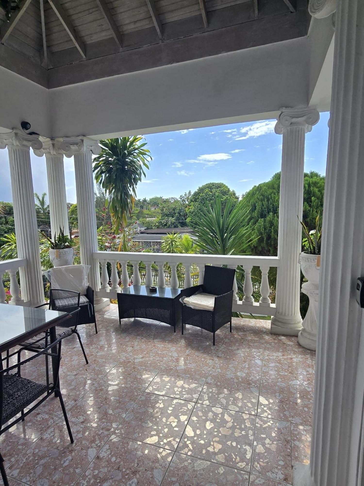 Paradise Palms Jamaica Vacation Rental Montego Bay Exterior photo