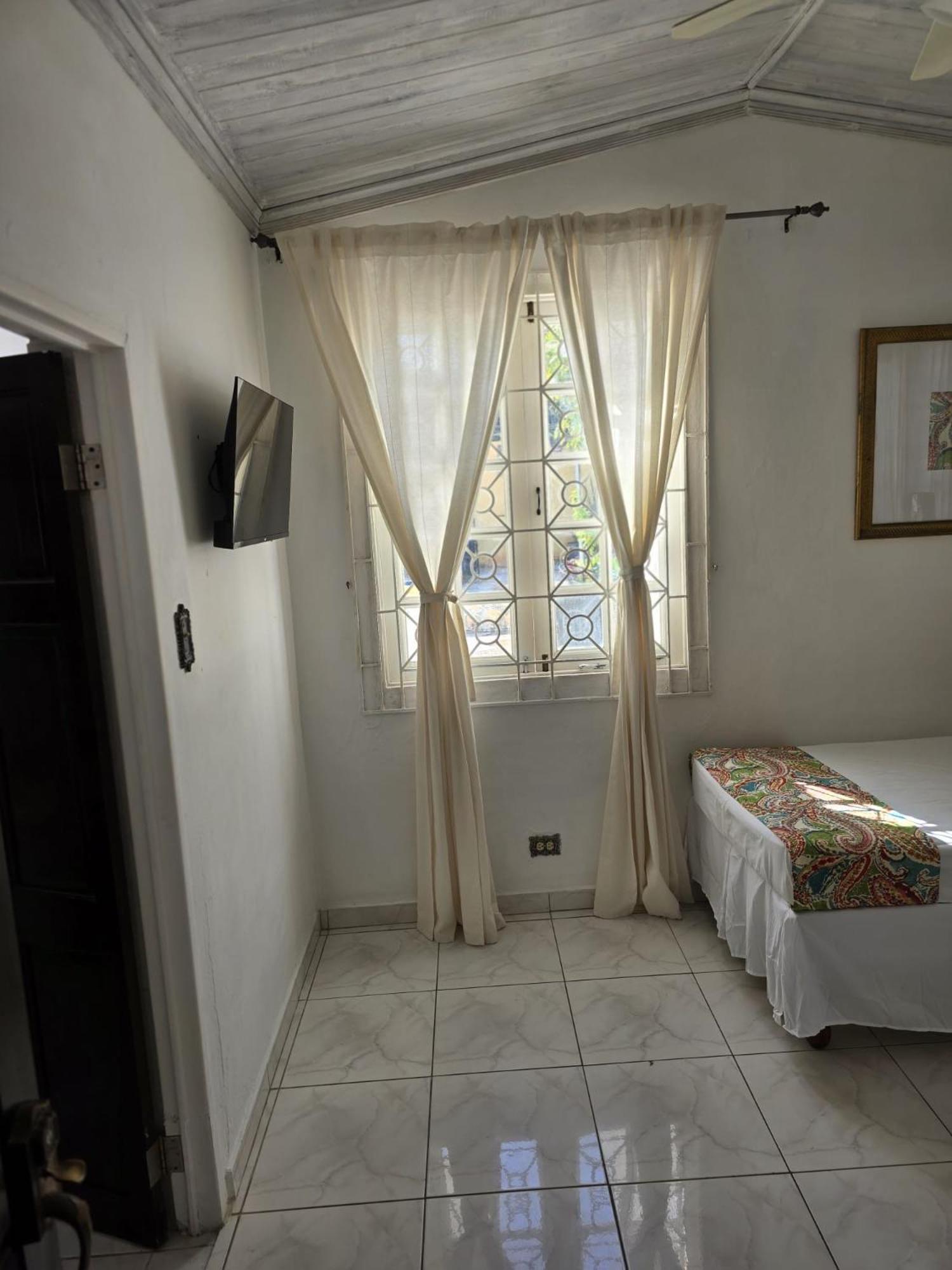 Paradise Palms Jamaica Vacation Rental Montego Bay Exterior photo