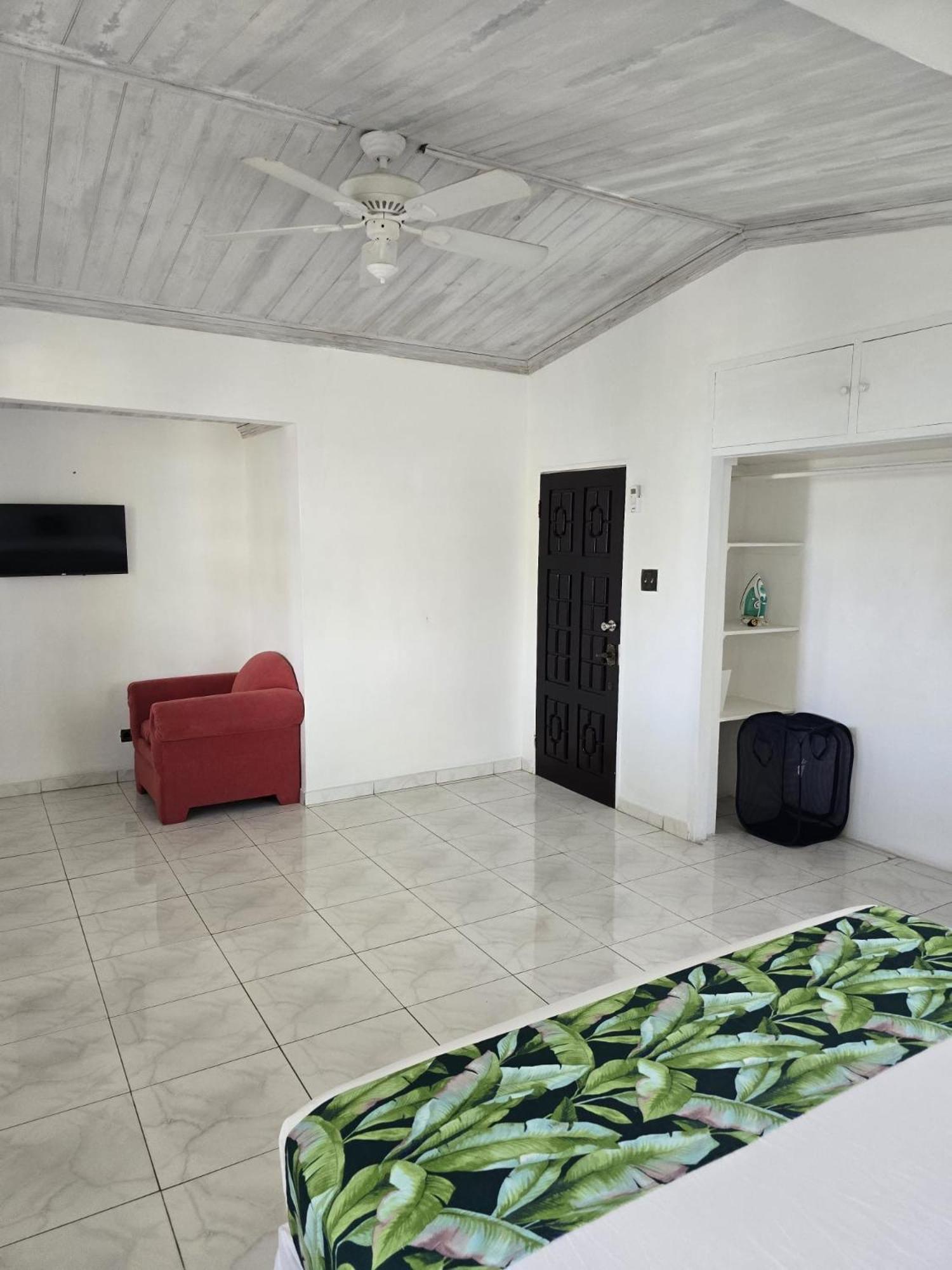 Paradise Palms Jamaica Vacation Rental Montego Bay Exterior photo